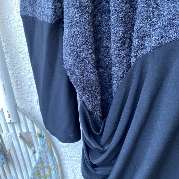 Sympli hooded grey black size 14 grey acrylic with poly black hood sweater - Picture 8 of 8